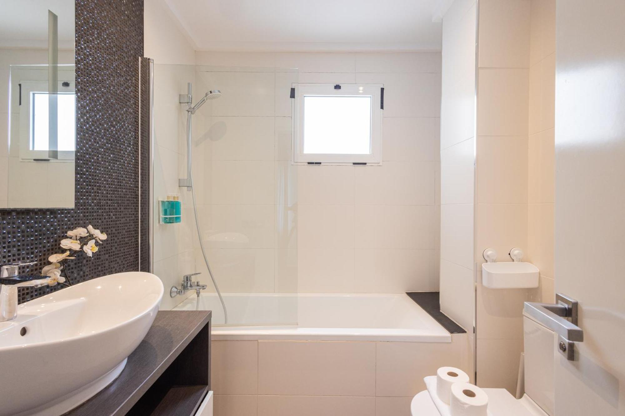 Appartement Florit Flats - Stylish 2 Bedroom Ac Wifi Terrace Attic In Center